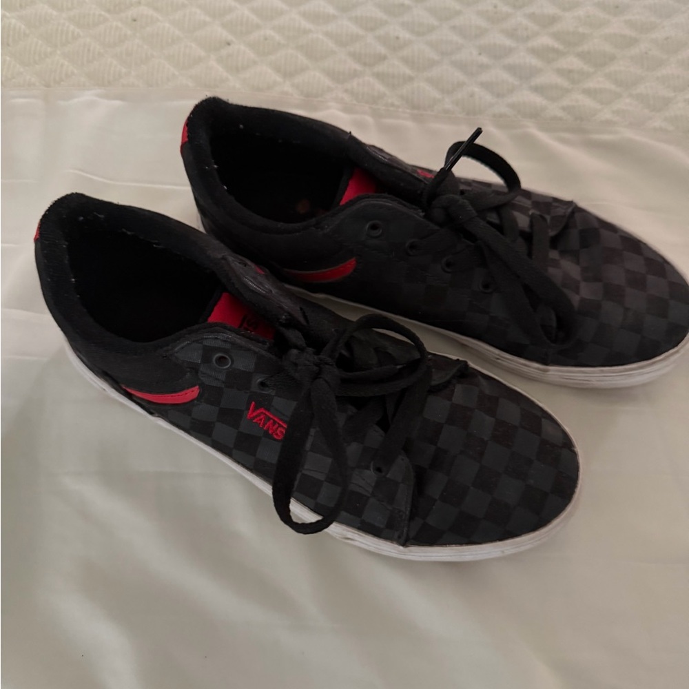 Vans Boys Black & Red Checkerboard Low-Top Sneakers